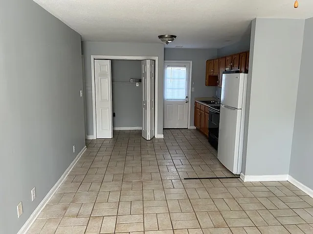 602 Cory Dr #D — Photo 3