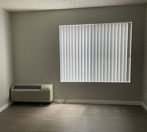 3rd image of 6835 Laurel Canyon Blvd APT 406