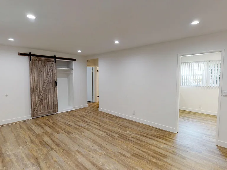 Upgraded & Remodeled, Cozy & Quiet — Photo 2