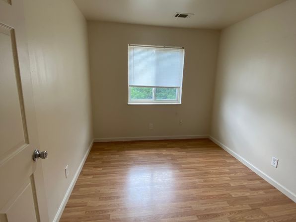 646 Palisades Dr
