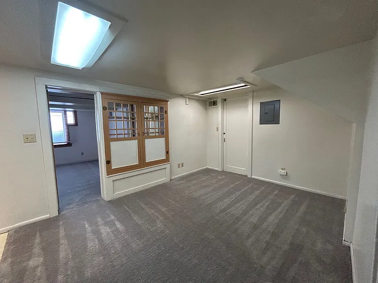 Apartments available in a highly desirable University District location! — Photo 35