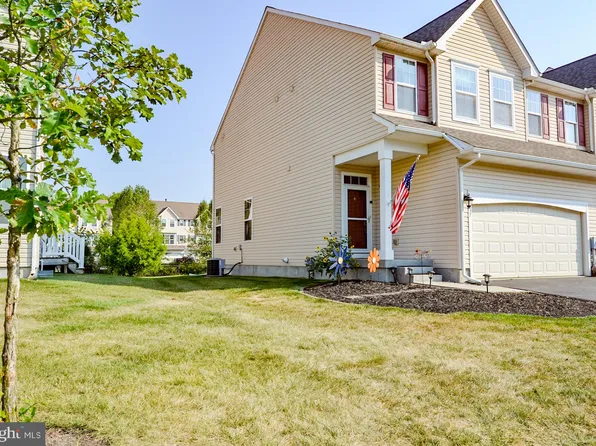237 Mullen Dr, Avondale, PA 19311