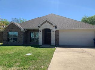805 Oakmont Dr, Ennis, TX 75119