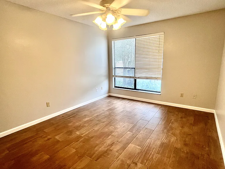 611 Casa Park Ct #D — Photo 17