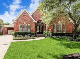 26 Blooming Grove Ln, Houston, TX 77077