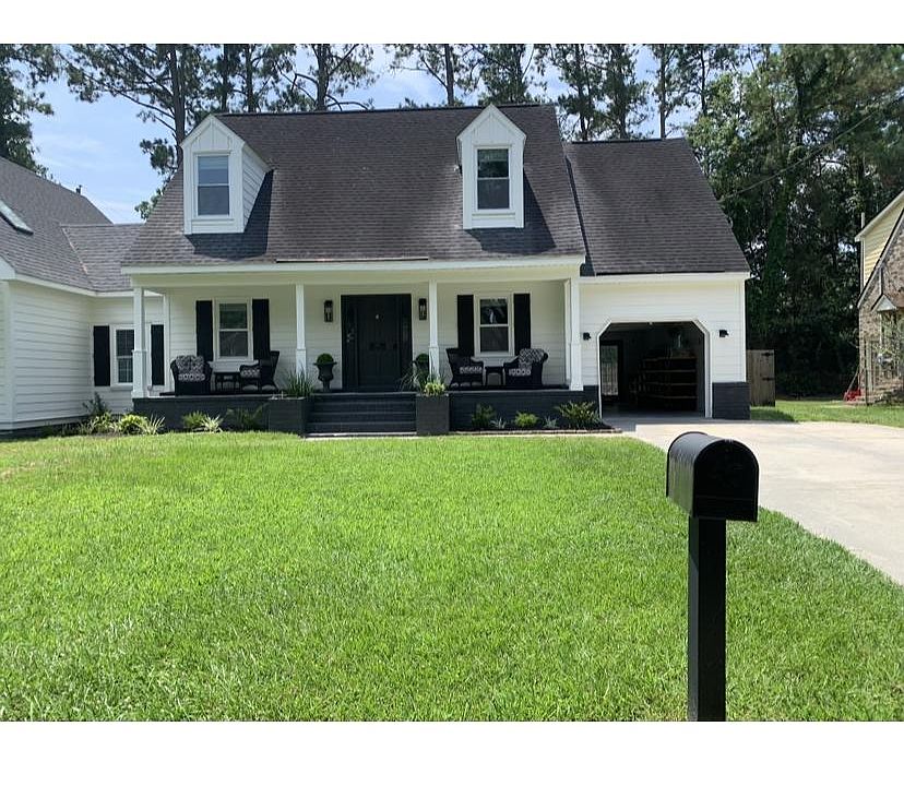 Large property with weekly lawn maintenance included