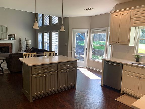 3rd image of 4016 Union Walk Cir SE