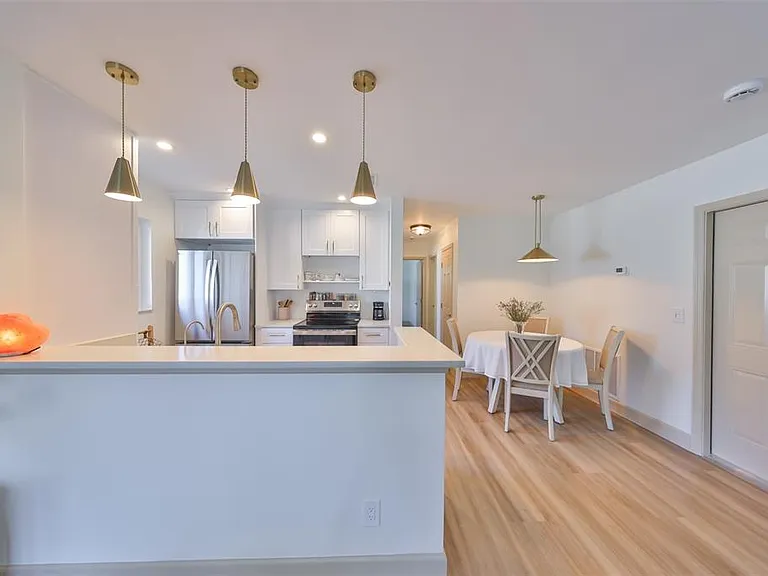 1727 New Hampshire Ave NE — Photo 7
