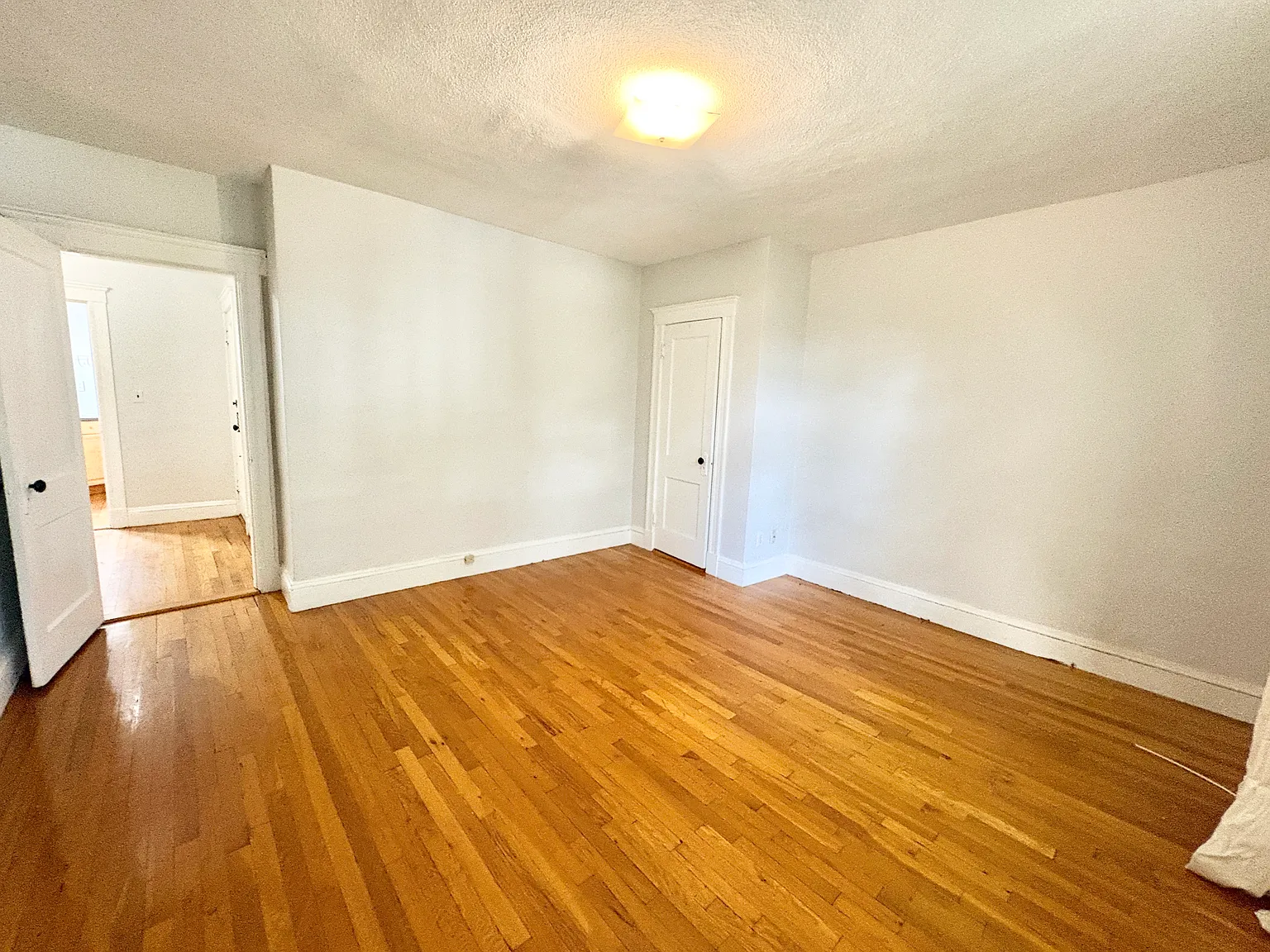 1 bed, 500 sqft, $2,400 — Photo 4