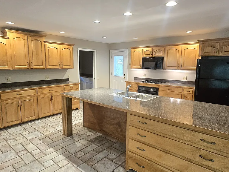 1700 Northwood Rd — Photo 4