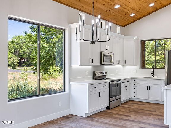 5th image of 1400 W Navajo Ln