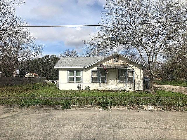 1st image of 207 E Lindbergh Blvd