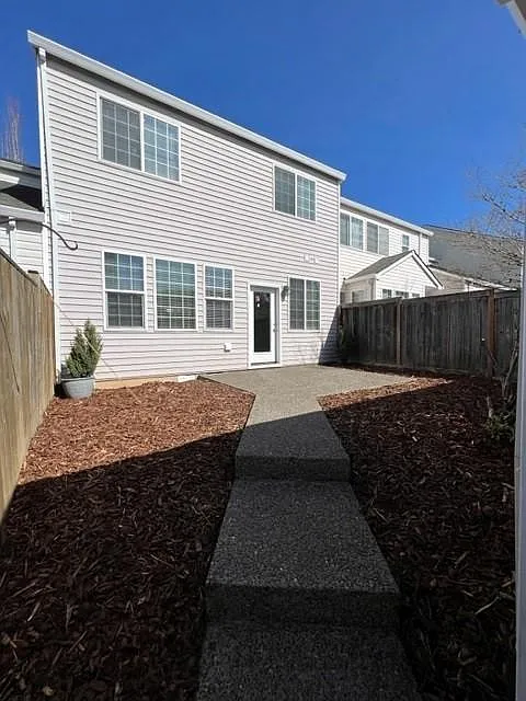 14264 SE Bridgeton Street — Photo 2