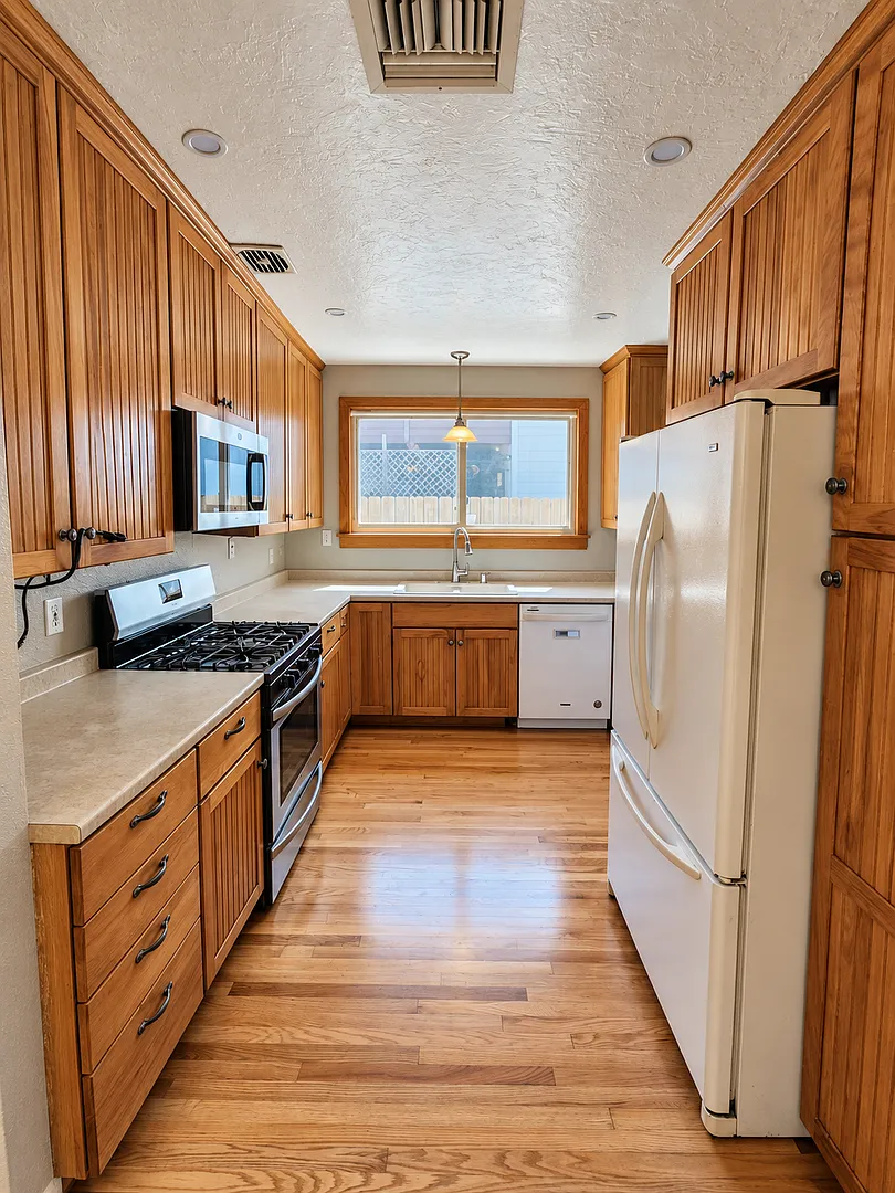 Single Story 4 Bedroom House in Clairemont/Bay Park — Photo 4