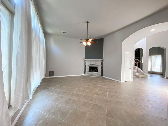 4th image of 302 Oak Cv