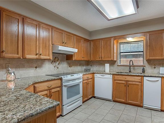 4th image of 9765 Amblewood Ln