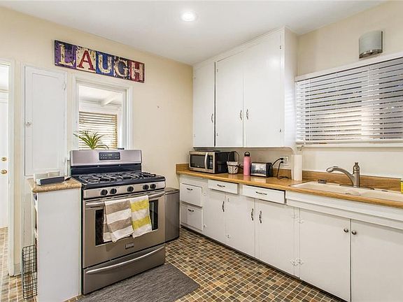 3rd image of 35377 Yucaipa Blvd