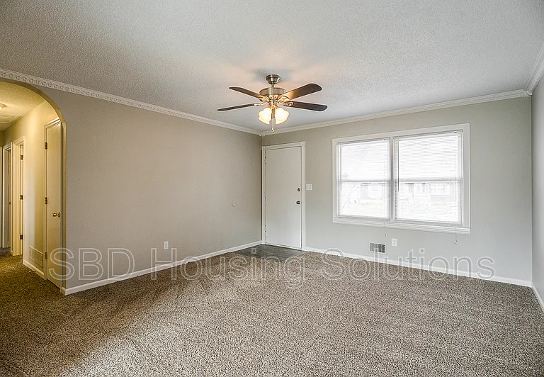 16531 E Cogan Dr — Photo 4