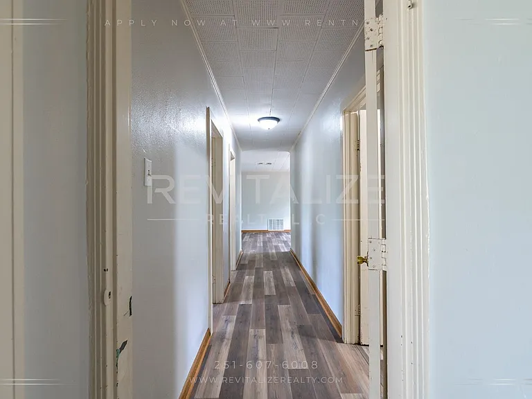3230 Greenleaf Ct — Photo 15