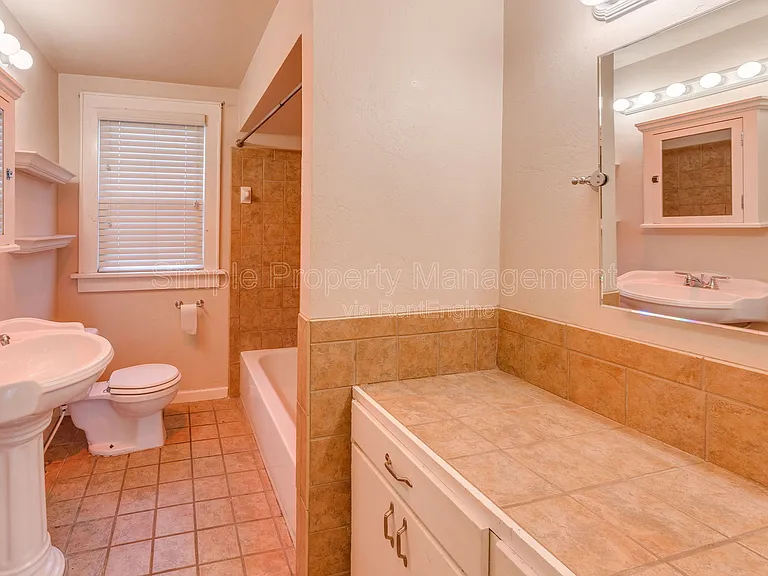 2605 NW 24th St — Photo 14