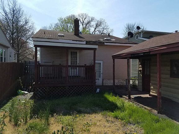 4th image of 2733 Washington Ave