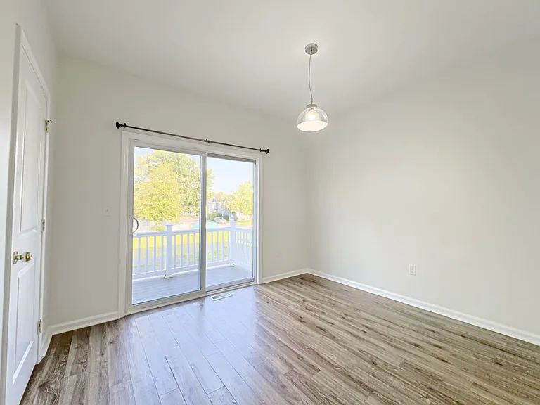 48 S Poplar St — Photo 6
