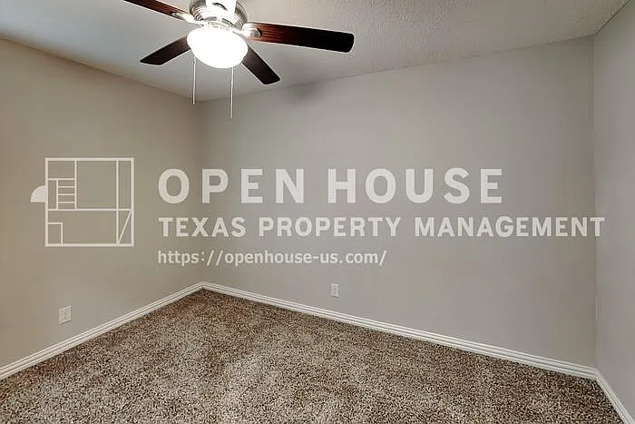 1523 Warwick Dr — Photo 24