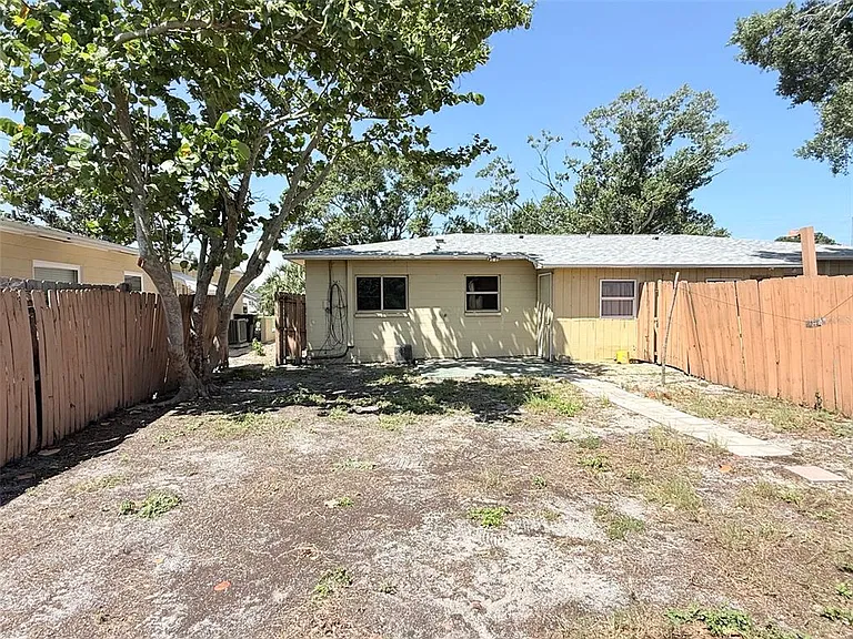 5541 Lown St N #SOUTH — Photo 26