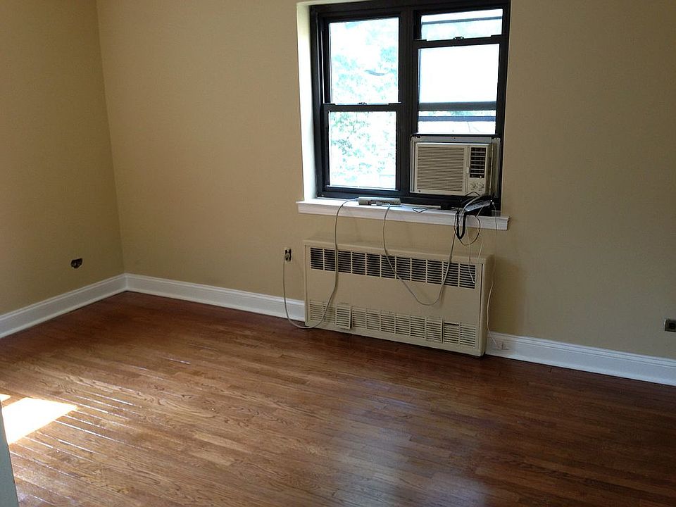 1st image of 13825 31st Dr APT 3K