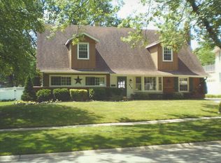 415 Frederick Ln, Hoffman Estates, IL 60169