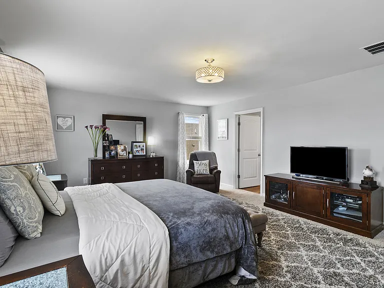 20576 Smithfield Cir — Photo 16