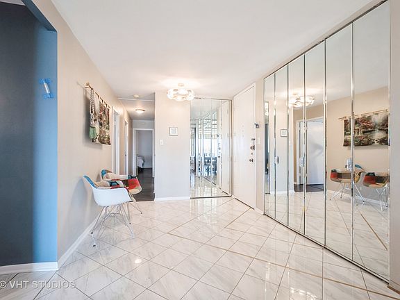 5th image of 7061 N Kedzie Ave Suite 402