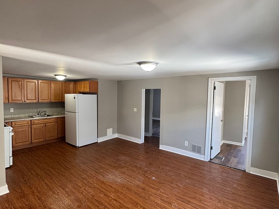 Living Room/ Kitchen