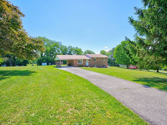 2nd image of 206 Briarwood Ln
