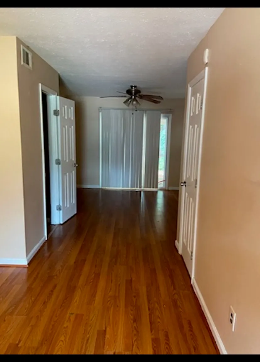 2 bed, 1.5 bath, 1232 sqft, $1,500 — Photo 4