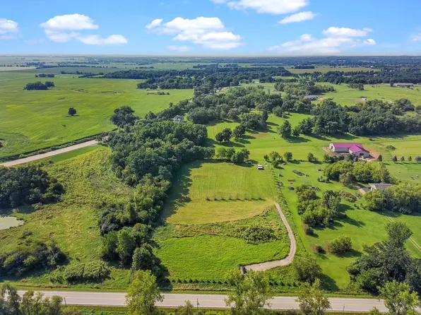 17107 Oak Grove Rd, Harvard, IL 60033