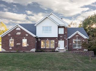 922 Huntington Chase, Fenton, MO 63026