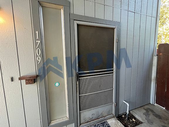 2nd image of 1709 Blackoak Dr #0