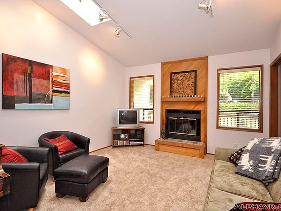High Ceiling in Living Rm