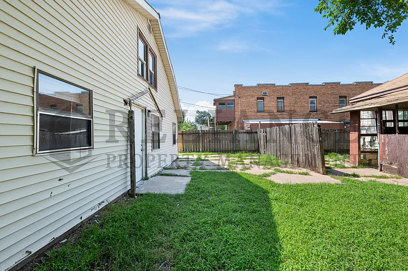 2 bed, 2.0 bath, 650 sqft, $745 — Photo 3