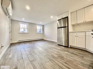 196 Ainslie St #1, Brooklyn, NY 11211