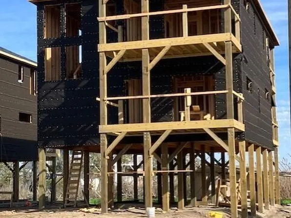 9016 W 9th Street, Surf City, NC 28445
