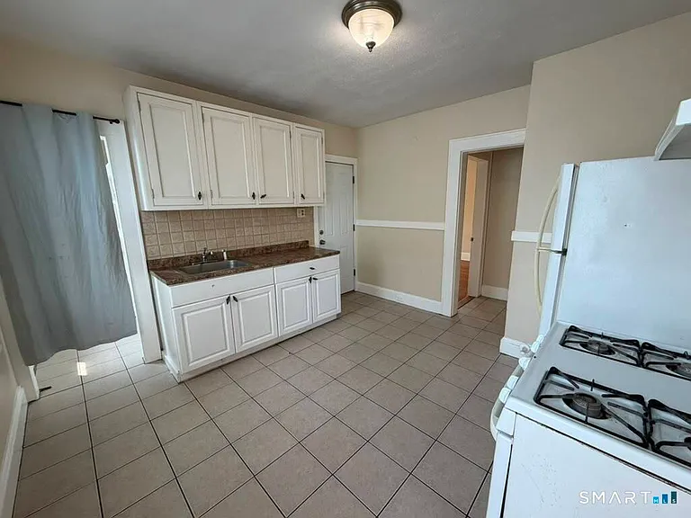 223 Wayne St #2 — Photo 7