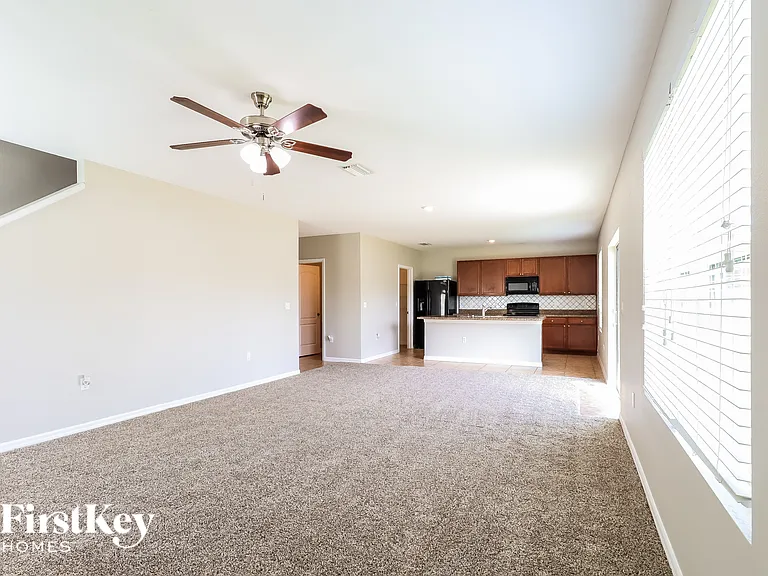 3816 Crystal Dew St — Photo 3