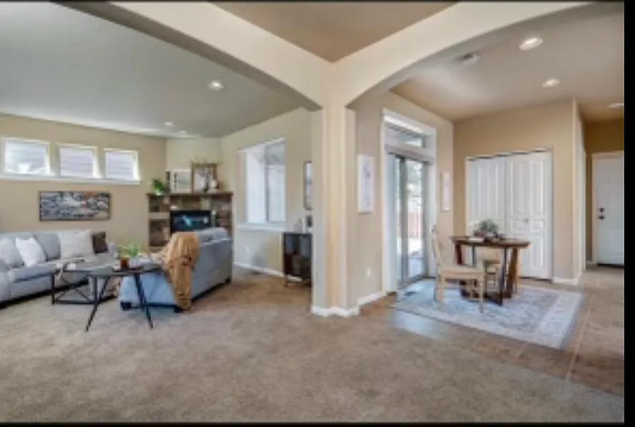 4 bed, 2.5 bath, 2358 sqft, $2,300 — Photo 1