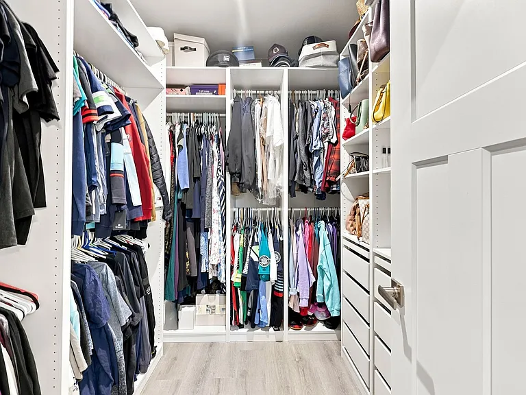 1032 Olmstead St — Photo 24