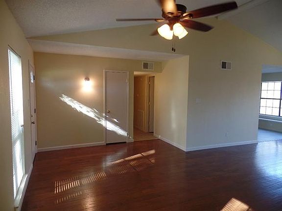 5th image of 7109 Christina Ln