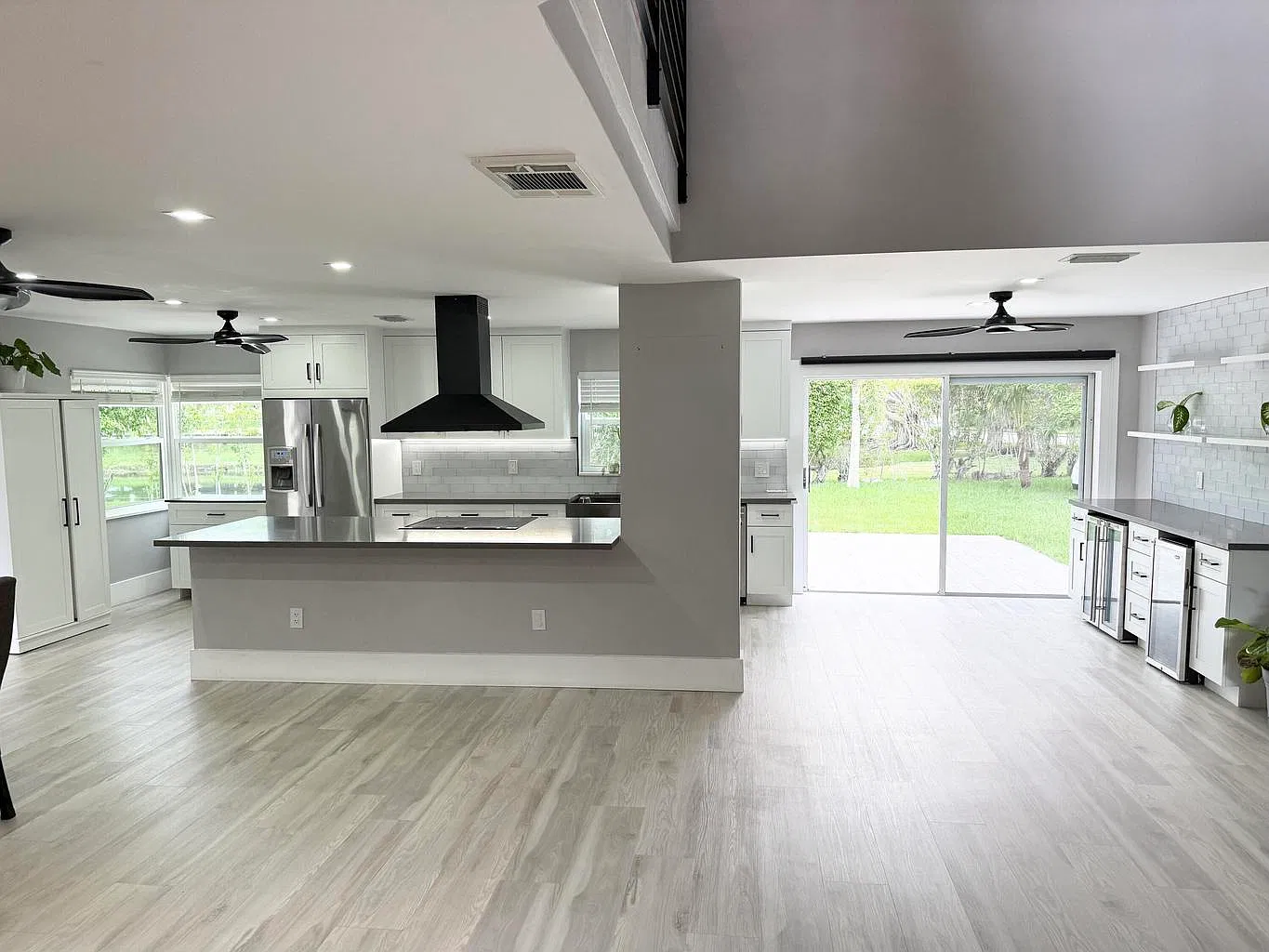 4 bed, 2.5 bath, 2142 sqft, $5,000 — Photo 4