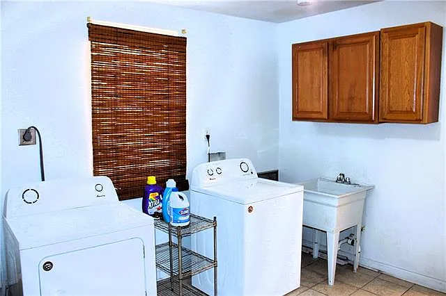 1831 N Miro St — Photo 27