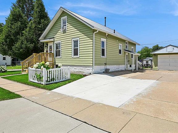 3rd image of 2700 3rd Ave
